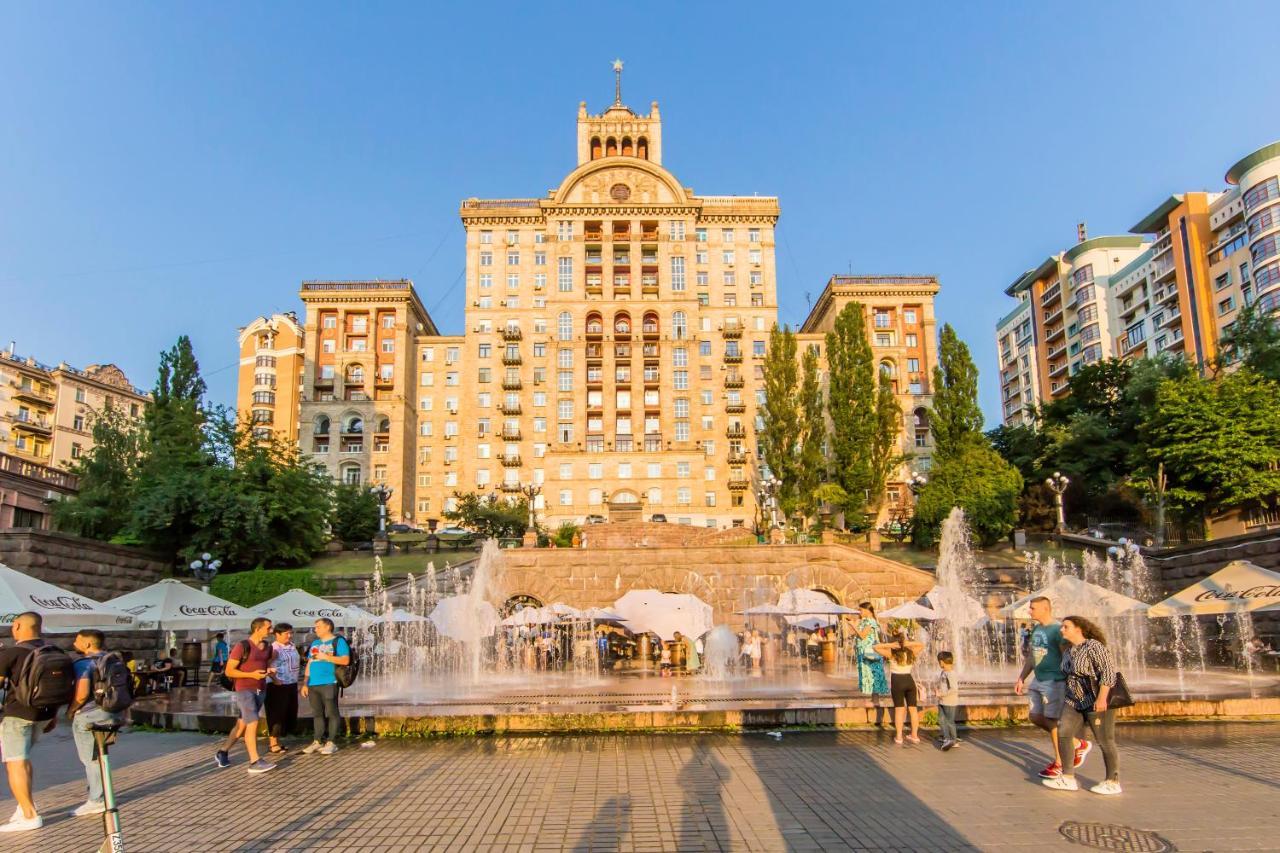 3-Room Apartments On Khreshchatyk. Building With Star Kyiv Exterior photo